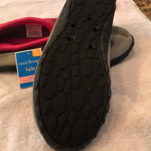 Water shoes - Picture 3 of 3